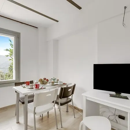 Residenza Quadrifoglio Апартаменты Casalzuigno
