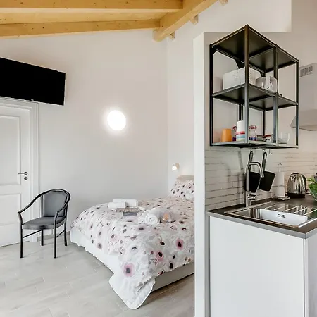 Residenza Quadrifoglio Апартаменты *
